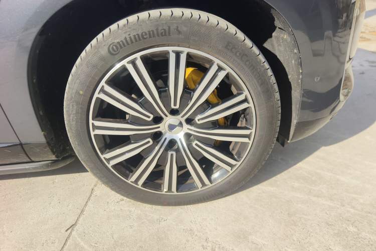 Used Denza N9 2025 Flagship Model
