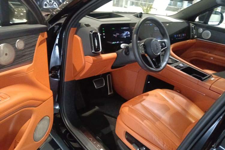 Used Hima AITO M9 2024 Range-Extended Ultra Version 42 kWh 6-Seater Model Driver Seat