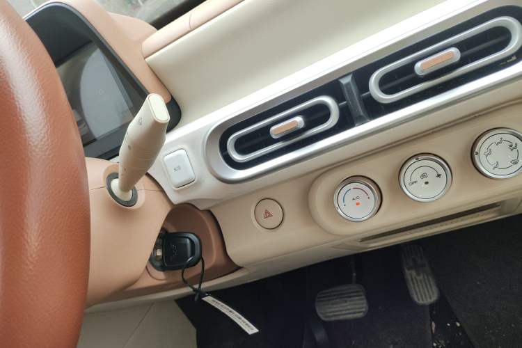 Used Wuling Hongguang MINIEV 2024 3rd Generation 215km Youth Edition Gear Lever