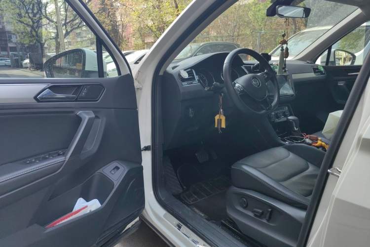 Used Volkswagen Tiguan L 2018 380TSI Automatic All-Wheel Drive Luxury Edition