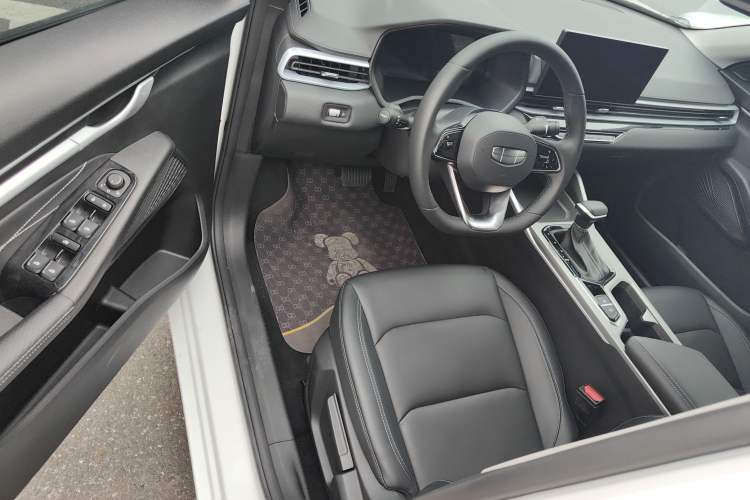 Used Geely Auto Emgrand 2025 4th Generation 1.5L CVT Longteng Edition Driver Seat