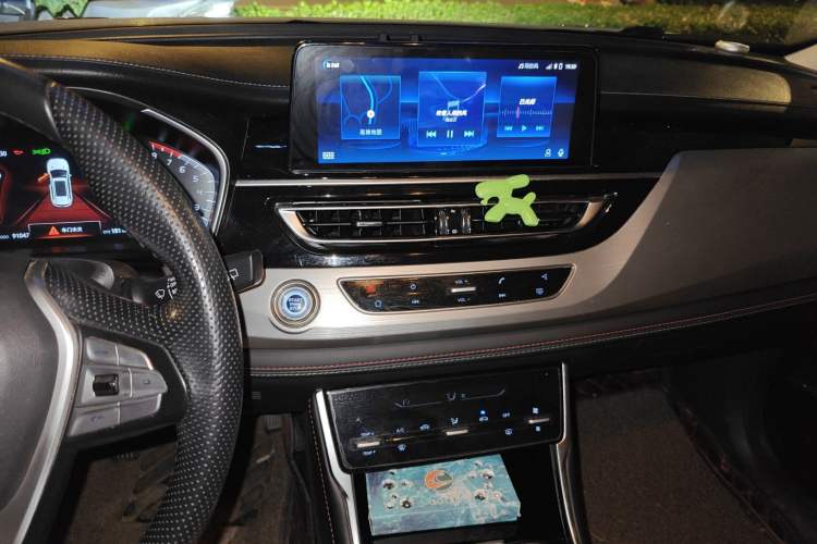 Used CHANGAN CS75 2018 280T Manual Smart Edition China V Standard Audio And AC Panel