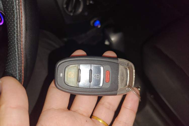 Used Nissan Livina 2010 JINRUI Edition 1.6L Automatic Standard Model Vehicle Key