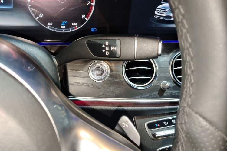 Used Mercedes-Benz E-Class 2020 E 300 L Sporty and Stylish Model Gear Lever