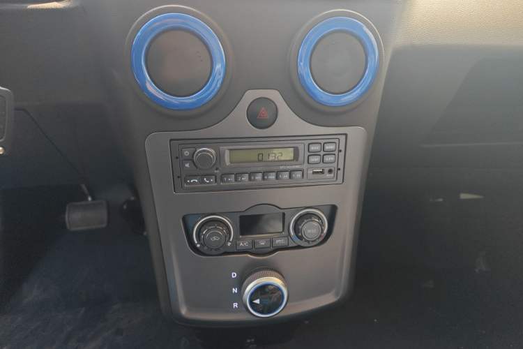 Used Foton Intelligent Blue Elf E7 2024 All-Electric Van Flat Roof 2 Seats EVE Energy 41.86 kWh Audio And AC Panel