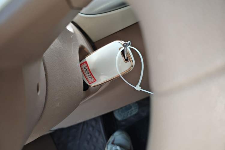 Used Wuling Hongguang MINIEV 2025 Four-Door Version Advanced Edition Vehicle Key