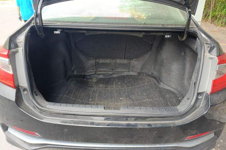 Used Honda Crider 2016 1.8L CVT Luxury Edition Trunk