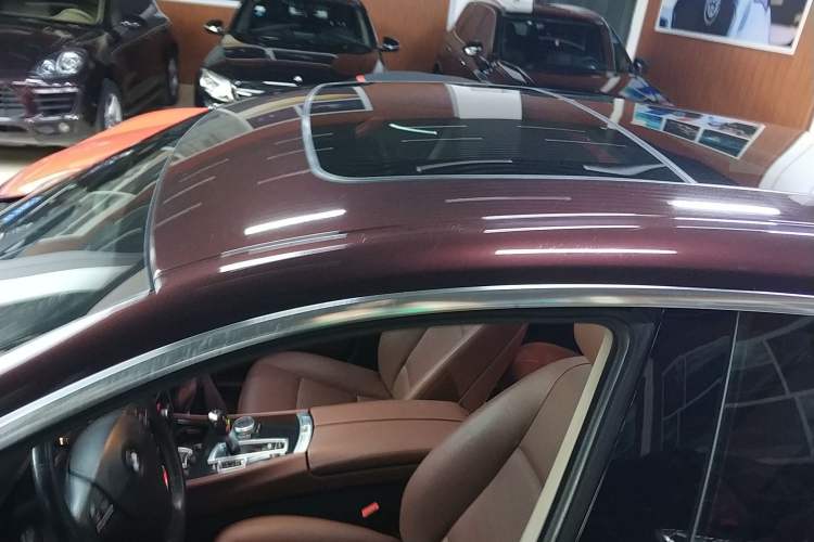 Used BMW 5 Series GT 2017 528i Leading Model
