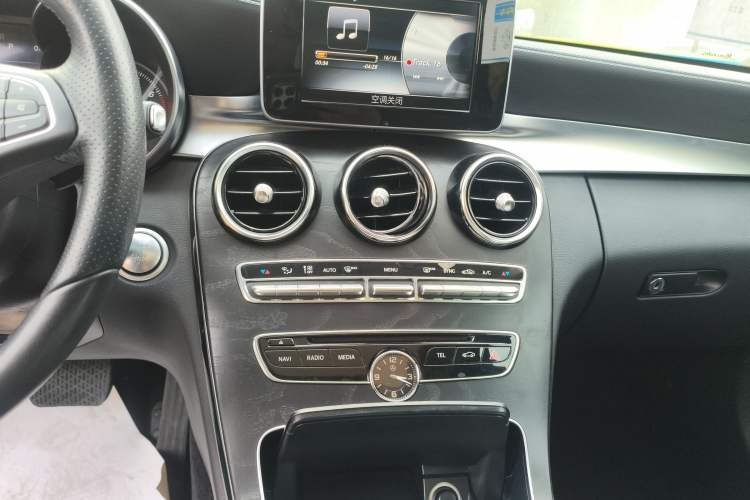 Used Mercedes-Benz C-Class 2017 Facelift C 200 L Sport Edition Audio And AC Panel