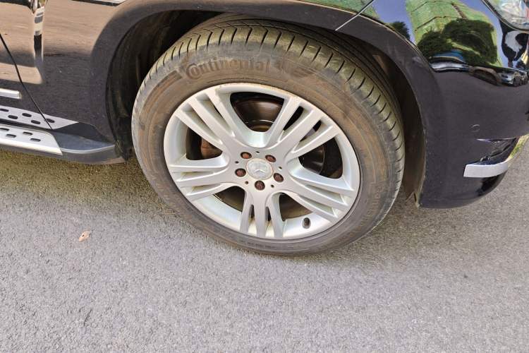 Used Mercedes-Benz GLK-Class 2013 GLK 300 4MATIC Dynamic Edition Right Front Wheel Hub