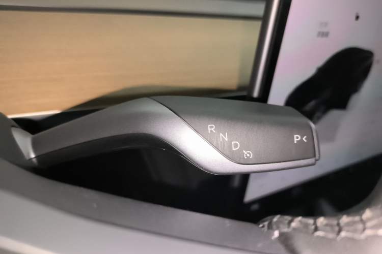 Used Tesla Model Y 2022 Long-Range All-Wheel-Drive Version
