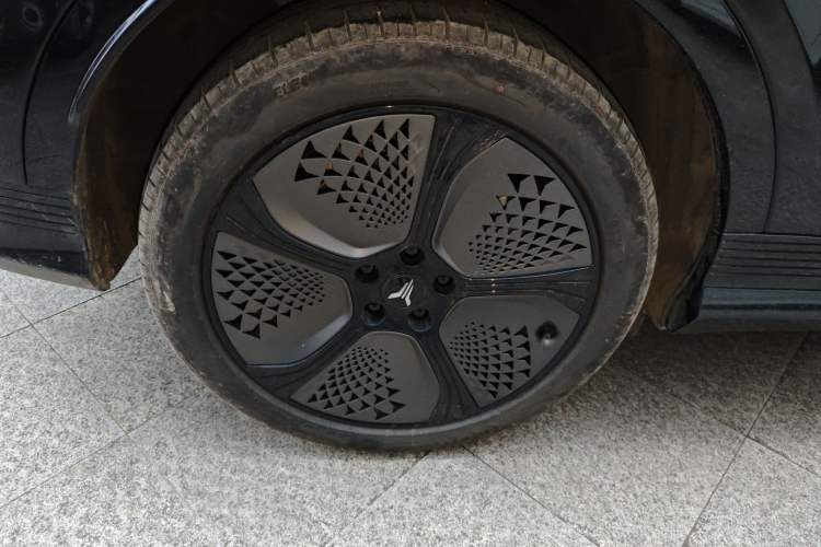 Used VOYAH COURAGE 2024 Four-Wheel Drive Global Edition Right Rear Wheel Hub