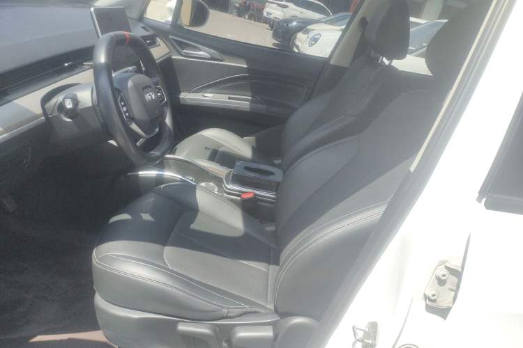 Used NETA V 2021 Long-Range Entertainment Edition Upgrade Model Left Front Seat