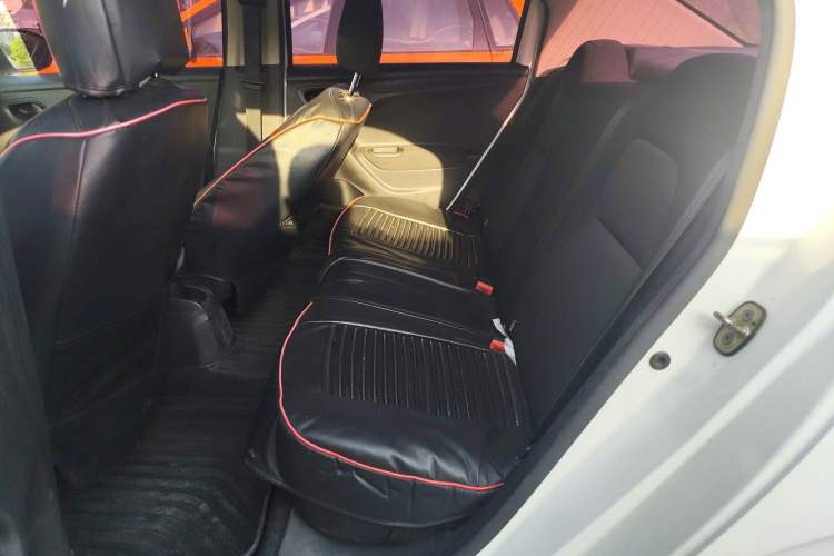 Used Peugeot 301 2014 1.6L Manual Comfort Edition
