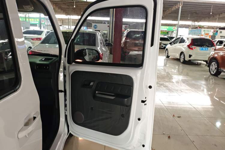 Used Wuling Zhiguang New Energy 2025 Standard Model
