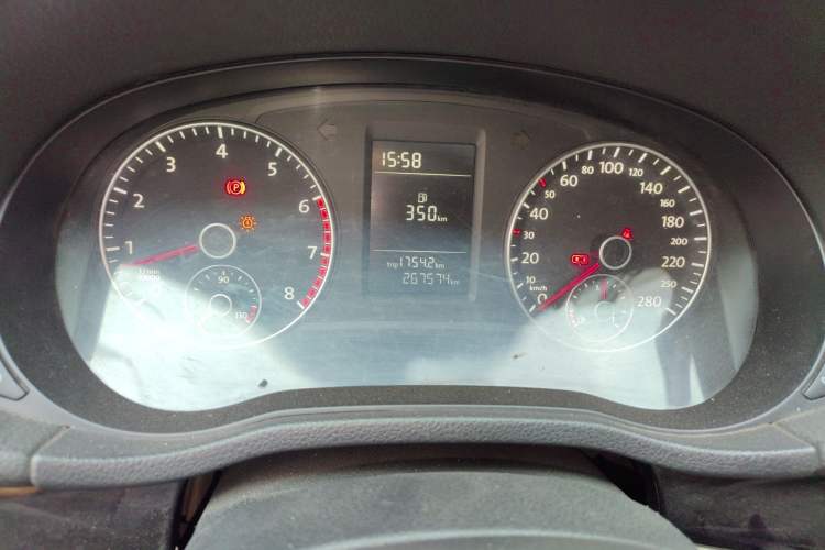 Used Volkswagen Passat 2013 1.4TSI Manual Luxury Edition Instrument Cluster