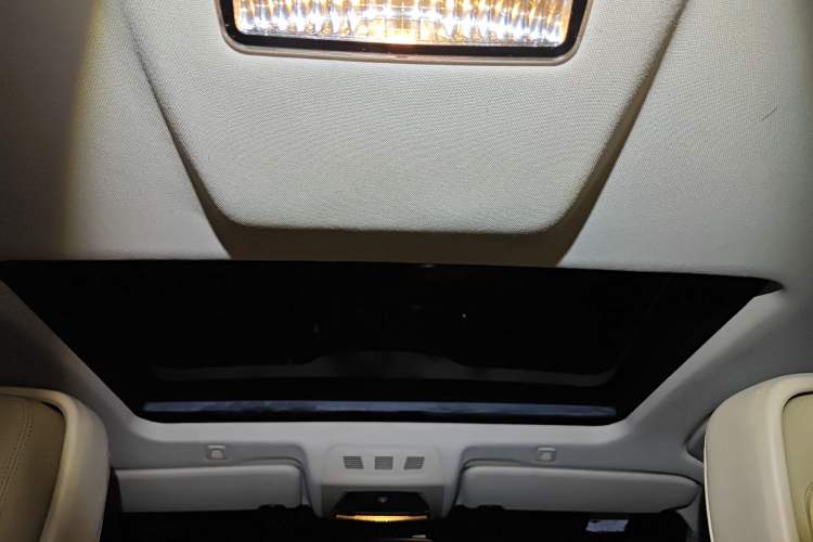 Used BMW 5 Series 2012 523Li Luxury Model
