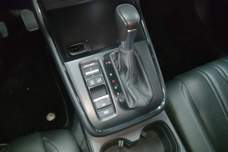 Used Honda Breeze 2023 240TURBO Two-Wheel-Drive Luxury Edition 5 Seats Gear Lever