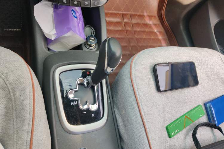 Used Chevrolet Sail 2015 Sail 3 1.3L AMT Ideal Edition Gear Lever