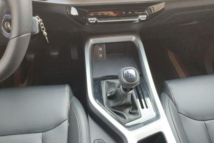 Used Wuling Jiachen 2022 1.5L Manual Comfort Edition