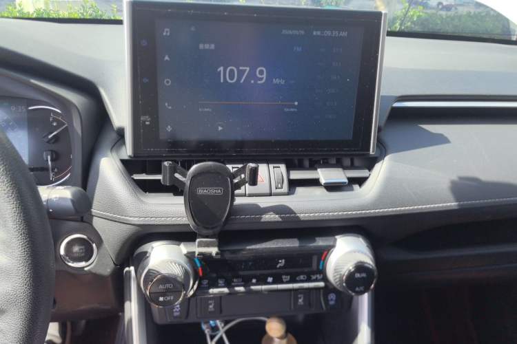 Used Toyota RAV4 2022 2.0L CVT Two-Wheel Drive Fashion Edition
