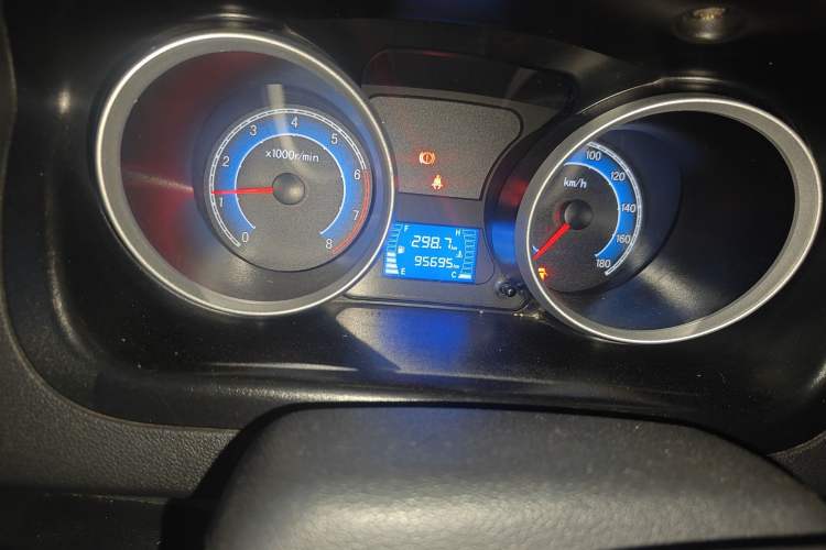 Used CHANGAN KAICHENG Ruixing M60 2019 1.5L Business Model China V Emission Standard 6-Seater 4G15S Odometer Close Up