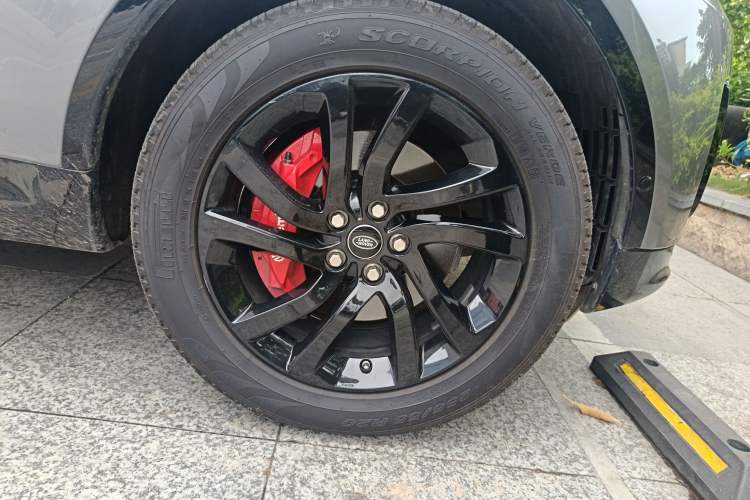 Used Land Rover Discovery 2020 3.0 SC V6 30th Anniversary Special Edition Right Front Wheel Hub