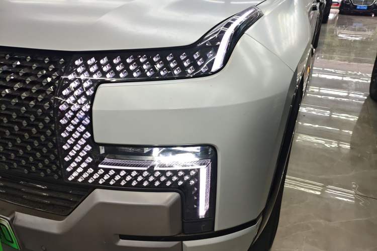 Used Yangwang U8 2023 Luxury Edition
