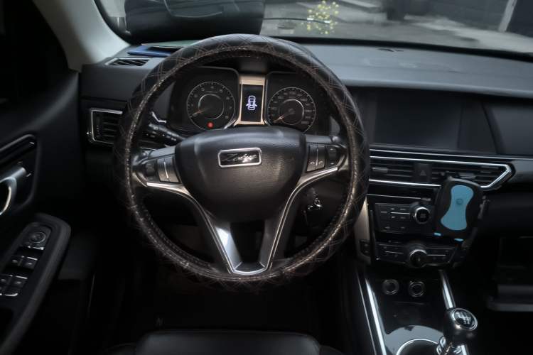 Used Zotye Domy X5 2016 1.5T Manual Luxury 7-Seater Model China IV Standard Steering Wheel