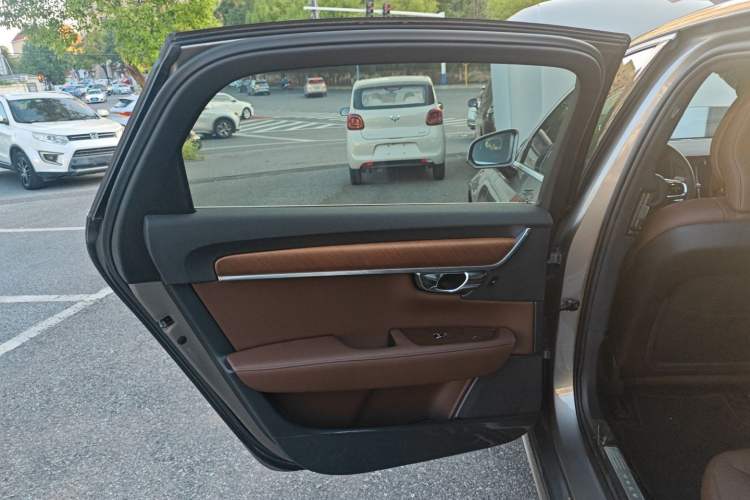 Used Volvo S90 2021 B5 Zhiyi Luxury Edition
