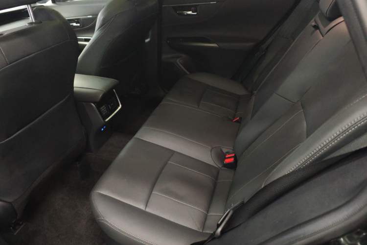 Used Toyota Harrier 2022 Dual-Engine 2.5L CVT Four-Wheel Drive Luxury Edition