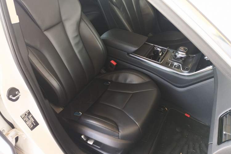 Used Hongqi H5 2022 Classic Model Facelift 1.8T Automatic Smart Connect Flagship Edition
