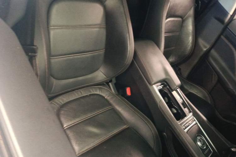 Used Jaguar F-PACE 2018 2.0T Four-Wheel Drive Urban Luxury Edition
