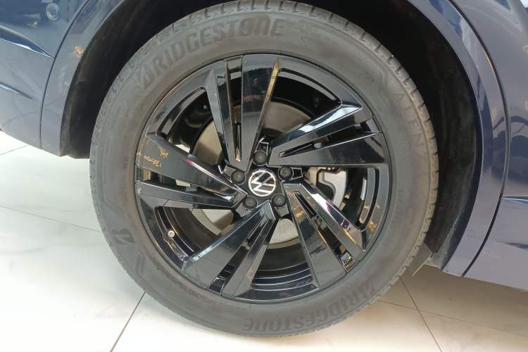 Used Volkswagen Touareg 2023 3.0 TSI Luxury Edition Obsidian Black Sport Package
