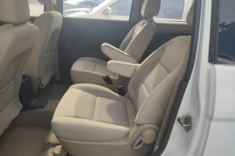 Used Wuling Hongguang 2016 1.5L Restyled S Comfort Version Left Rear Seat