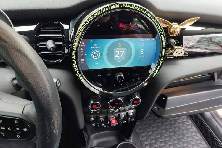 Used MINI 2023 1.5T COOPER Artist
