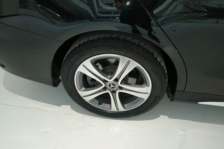 Used Mercedes-Benz C-Class 2021 C 260 L Sport Edition Right Rear Wheel Hub