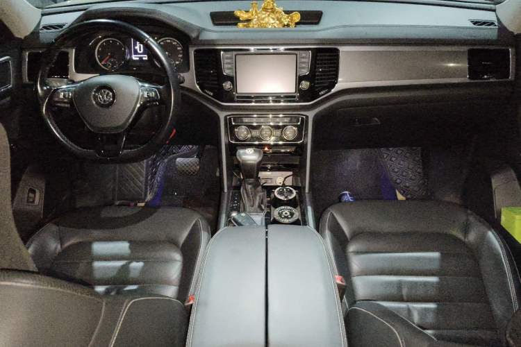 Used Volkswagen Teramont 2017 330TSI Two-Wheel-Drive Luxury Edition Center Console