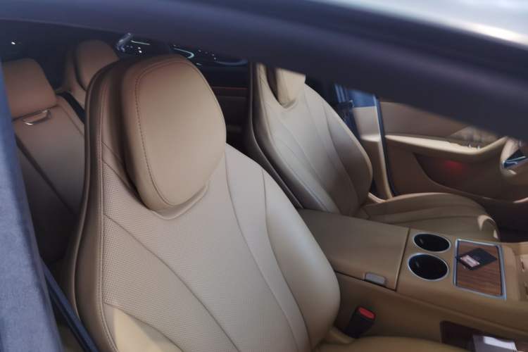 Used Hima Luxeed R7 2024 All-Electric 736 km Ultra Right Front Seat