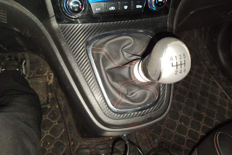 Used Haval H6 2015 Upgraded Model 1.5T Manual Two-Wheel Drive Elite Version