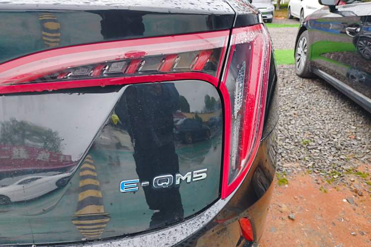 Used Hongqi E-QM5 2022 431 km Charge & Enjoy Edition