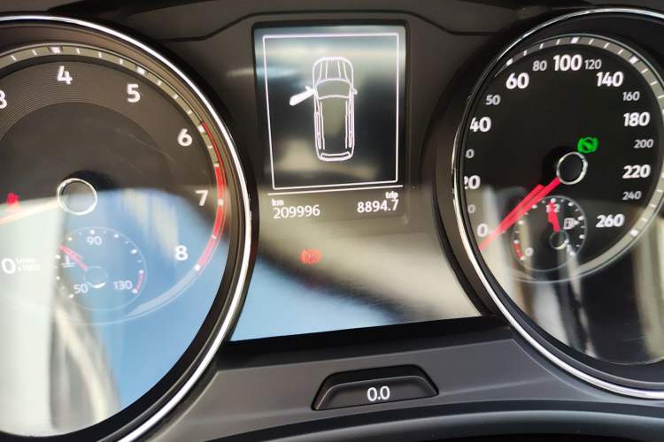 Used Volkswagen Teramont 2017 380TSI Four-Wheel Drive Luxury Edition Odometer Close Up