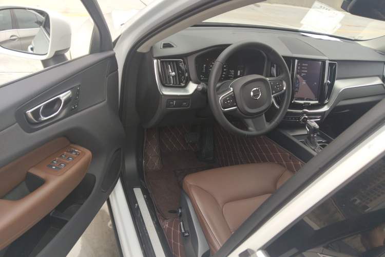 Used Volvo XC60 2020 T5 4x4 Zhiyi Luxury Edition