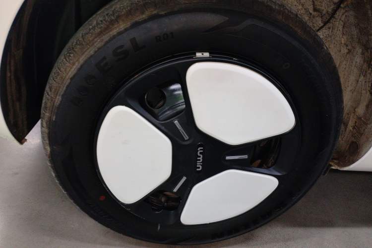 Used CHANGAN NEVO Lumin 2024 205km Orange Wind Edition
