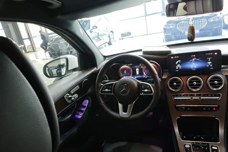 Used Mercedes-Benz GLC 2020 Facelift GLC 300 L 4MATIC Dynamic Edition Steering Wheel