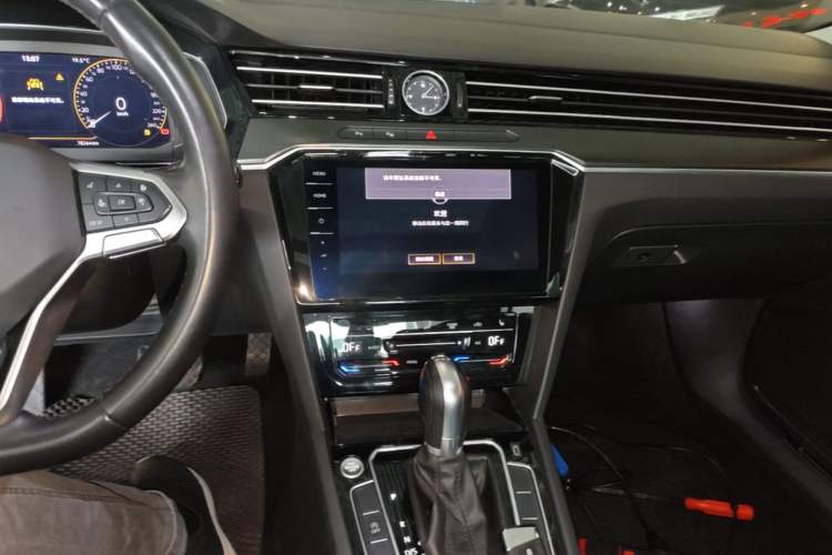 Used Volkswagen Magotan 2020 380TSI DSG Luxury Version Audio And AC Panel