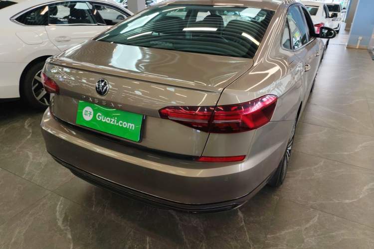 Used Volkswagen Passat 2020 330TSI Luxury Edition China VI
