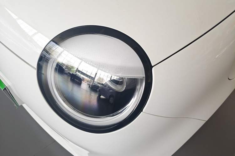 Used CHANGAN NEVO Lumin 2022 155 km – Refreshingly Sweet Edition Left Front Headlight