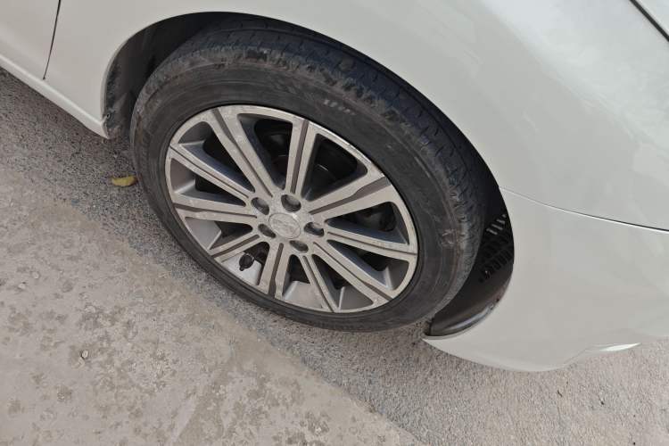 Used Peugeot 408 2015 1.2T Automatic Luxury Edition Right Front Wheel Hub