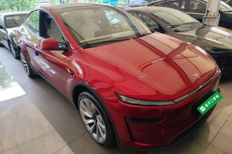 Used Tesla Model Y 2026 Facelifted Long-Range Rear-Drive Model Front Right 45 Deg